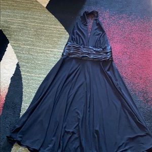 EUC Jones Wear sexy and elegant black halter top